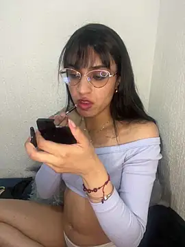 ValentinaEvanz online show from April 9, 2026, 11:33 pm