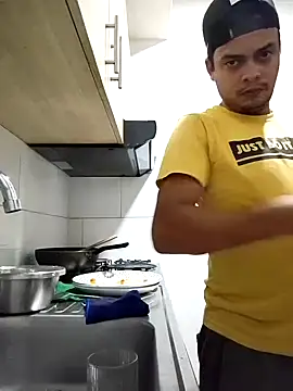 soytorres92 online show from July 13, 2026, 4:23 am