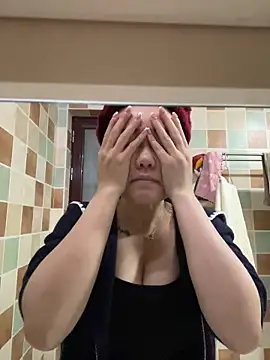 Molly-xiao online show from March 13, 2026, 12:04 am