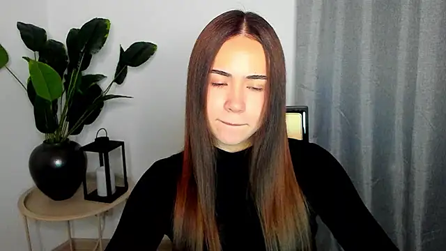 Snapshot of heiley_love chatting on January 15, 2026, 6:22 pm heiley love online show from January 15, 2026, 6:22 pm