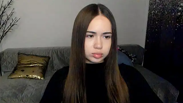 Snapshot of heiley_love chatting on January 11, 2026, 6:04 pm heiley love online show from January 11, 2026, 6:04 pm