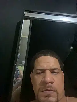 Snapshot of Dominicanobb chatting on January 19, 2026, 8:29 am Dominicanobb online show from January 19, 2026, 8:29 am