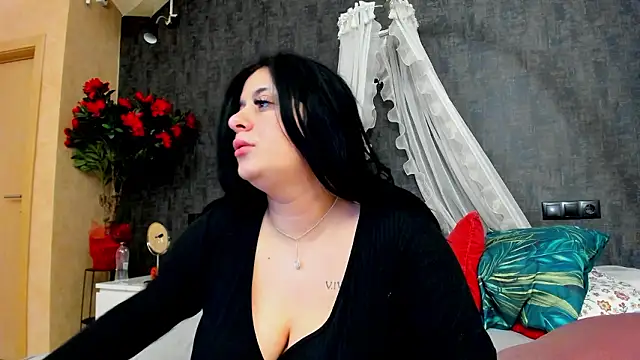 Snapshot of NayaNoirX chatting on February 25, 2026, 8:41 pm NayaNoirX online show from February 25, 2026, 8:41 pm