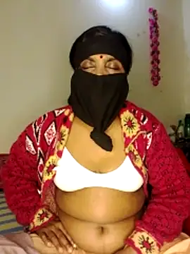 Snapshot of Hot_Sweety02 chatting on February 7, 2026, 10:29 pm Hot Sweety02 online show from February 7, 2026, 10:29 pm