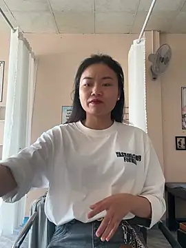 Snapshot of Chiipp69 chatting on February 23, 2026, 5:09 am Chiipp69 online show from February 23, 2026, 5:09 am