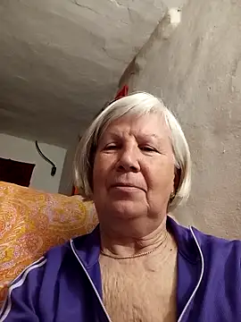 KlaudiaDarling online show from April 10, 2026, 7:43 pm