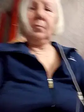 Snapshot of KlaudiaDarling chatting on February 28, 2026, 10:53 pm KlaudiaDarling online show from February 28, 2026, 10:53 pm