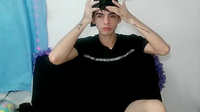 Snapshot of nico22love chatting on February 2, 2026, 12:26 pm nico22love online show from February 2, 2026, 12:26 pm