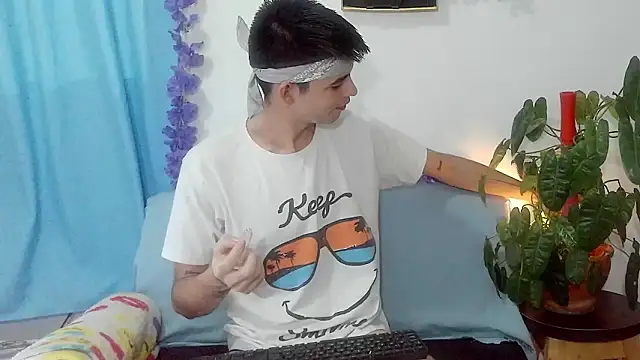 Snapshot of nico22love chatting on February 20, 2026, 3:25 pm nico22love online show from February 20, 2026, 3:25 pm