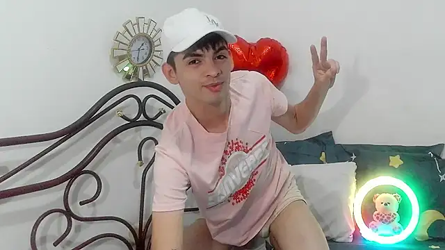 Snapshot of nico22love chatting on February 25, 2026, 12:11 am nico22love online show from February 25, 2026, 12:11 am