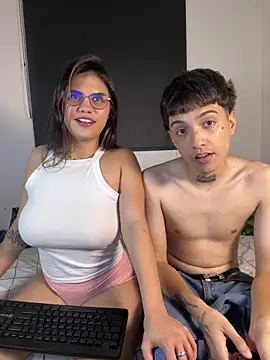 Snapshot of itselladoll chatting on February 25, 2026, 9:25 pm itselladoll online show from February 25, 2026, 9:25 pm