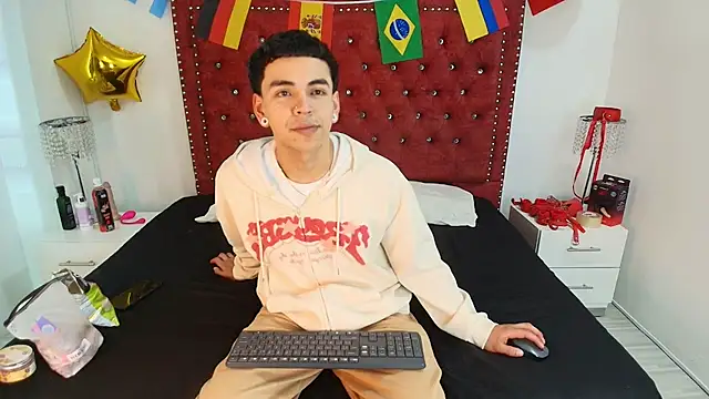 Jaden and sofia online show from July 9, 2026, 3:07 am