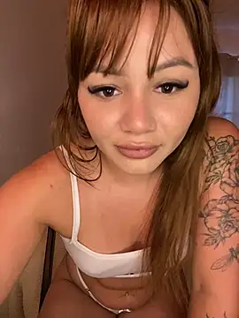 Snapshot of Isisbennett chatting on April 27, 2026, 6:39 pm Isisbennett online show from April 27, 2026, 6:39 pm