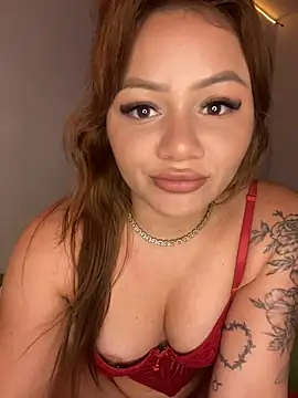 Snapshot of Isisbennett chatting on April 18, 2026, 6:43 pm Isisbennett online show from April 18, 2026, 6:43 pm