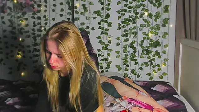 Snapshot of Cute_Madam chatting on January 6, 2026, 11:20 pm Cute Madam online show from January 6, 2026, 11:20 pm