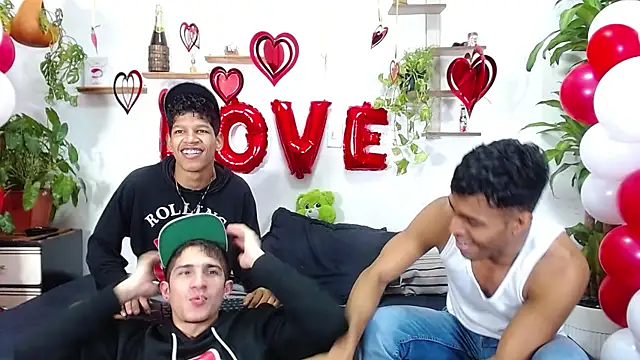 Interracial Snow Bunny online show from February 15, 2026, 7:02 pm