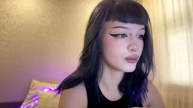 Snapshot of dieonisiaaaa chatting on January 12, 2026, 7:26 am dieonisiaaaa online show from January 12, 2026, 7:26 am