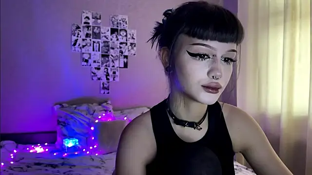 Snapshot of dieonisiaaaa chatting on January 14, 2026, 6:39 am dieonisiaaaa online show from January 14, 2026, 6:39 am