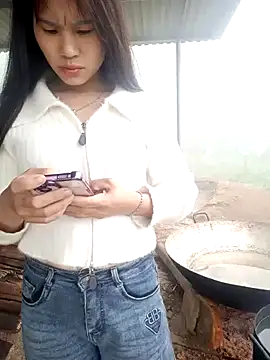 congchua977 online show from February 12, 2026, 1:27 am