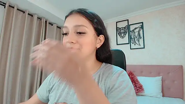 littlemolly walcott online show from July 9, 2026, 10:53 pm