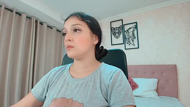 littlemolly walcott online show from July 18, 2026, 3:15 am