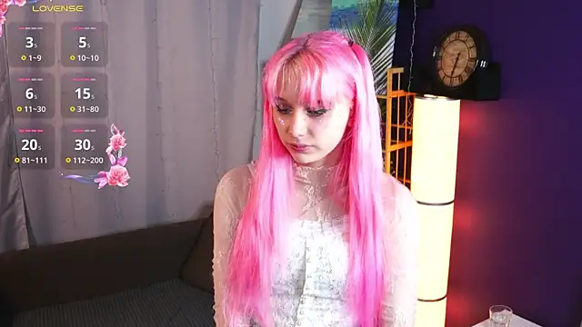 Snapshot of EliseTang chatting on January 6, 2026, 3:43 am EliseTang online show from January 6, 2026, 3:43 am