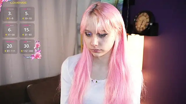 Snapshot of EliseTang chatting on January 12, 2026, 6:53 am EliseTang online show from January 12, 2026, 6:53 am