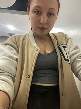 Snapshot of Scarlet_auraa chatting on June 11, 2026, 8:39 pm Scarlet auraa online show from June 11, 2026, 8:39 pm