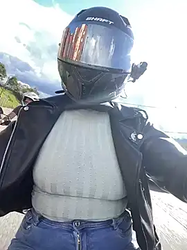 Scarlet auraa online show from March 31, 2026, 9:06 pm