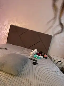 Snapshot of BabyKamiTV chatting on February 13, 2026, 12:27 pm BabyKamiTV online show from February 13, 2026, 12:27 pm