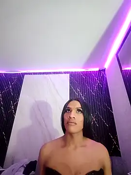 Isis Hot   online show from March 2, 2026, 7:59 am