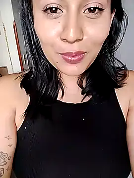 Snapshot of RavenPeachy chatting on January 6, 2026, 9:52 pm RavenPeachy online show from January 6, 2026, 9:52 pm