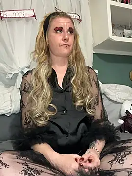 Snapshot of Autumn_paige chatting on February 15, 2026, 2:01 am Autumn paige online show from February 15, 2026, 2:01 am