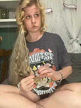 Snapshot of Autumn_paige chatting on February 16, 2026, 11:57 pm Autumn paige online show from February 16, 2026, 11:57 pm