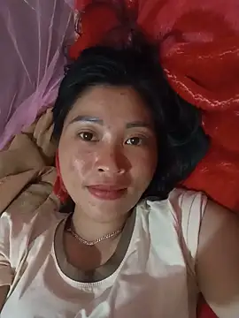 Hiniyk2 online show from May 17, 2026, 2:17 pm