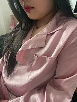 Linh DuongSexy online show from February 27, 2026, 2:45 am