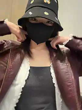 ZJbaby online show from April 14, 2026, 1:27 pm