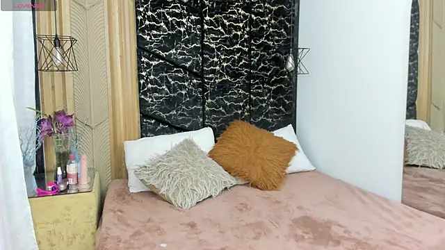 AlahiaEvansz online show from April 10, 2026, 12:45 pm