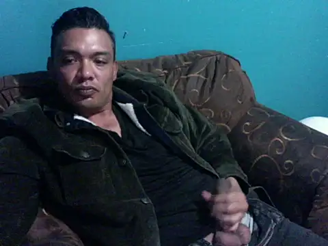 latinomoreno95 online show from April 8, 2026, 1:51 am