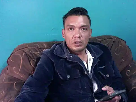 Snapshot of latinomoreno95 chatting on February 2, 2026, 9:25 pm latinomoreno95 online show from February 2, 2026, 9:25 pm