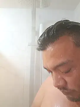 latinomoreno95 online show from May 2, 2026, 5:07 pm