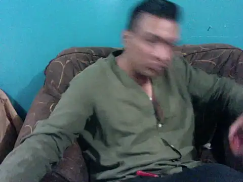latinomoreno95 online show from July 16, 2026, 1:35 am