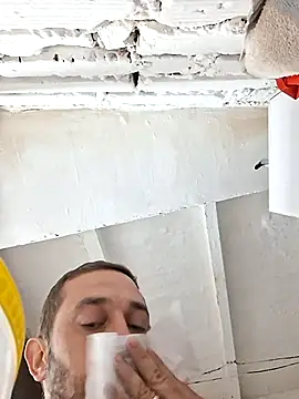 Johnnyhotlatmale online show from January 14, 2026, 11:19 pm