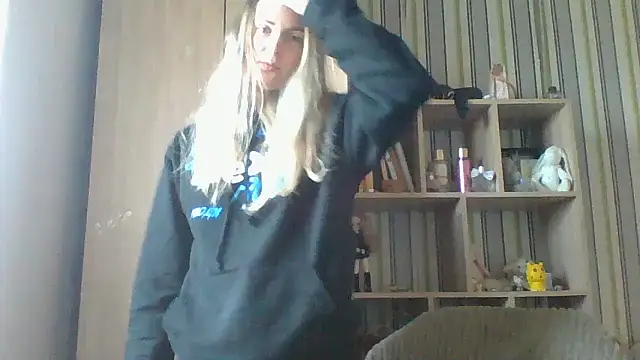 Snapshot of VikiLove765 chatting on February 13, 2026, 7:08 am VikiLove765 online show from February 13, 2026, 7:08 am