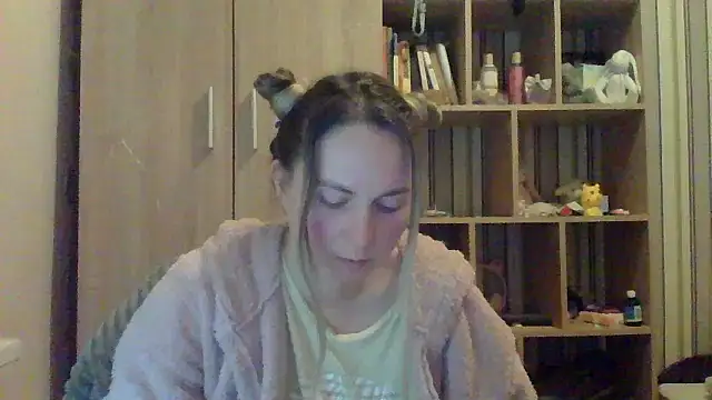 Snapshot of VikiLove765 chatting on February 28, 2026, 6:18 pm VikiLove765 online show from February 28, 2026, 6:18 pm