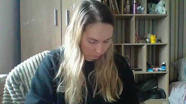 Snapshot of VikiLove765 chatting on February 16, 2026, 8:57 am VikiLove765 online show from February 16, 2026, 8:57 am