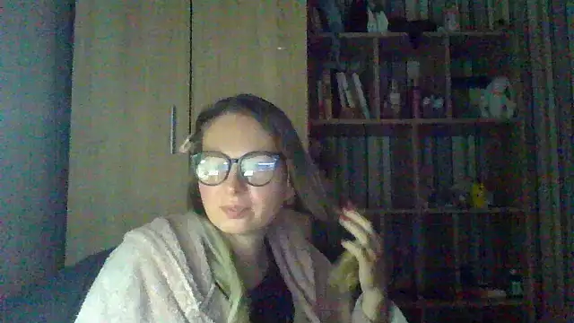 Snapshot of VikiLove765 chatting on February 1, 2026, 10:19 pm VikiLove765 online show from February 1, 2026, 10:19 pm