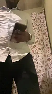 Snapshot of s_hornet chatting on January 11, 2026, 2:29 am s hornet online show from January 11, 2026, 2:29 am