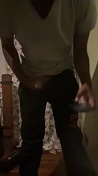 Snapshot of s_hornet chatting on January 9, 2026, 12:06 am s hornet online show from January 9, 2026, 12:06 am