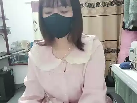 Snapshot of Heni6368 chatting on March 14, 2026, 9:26 am Heni6368 online show from March 14, 2026, 9:26 am